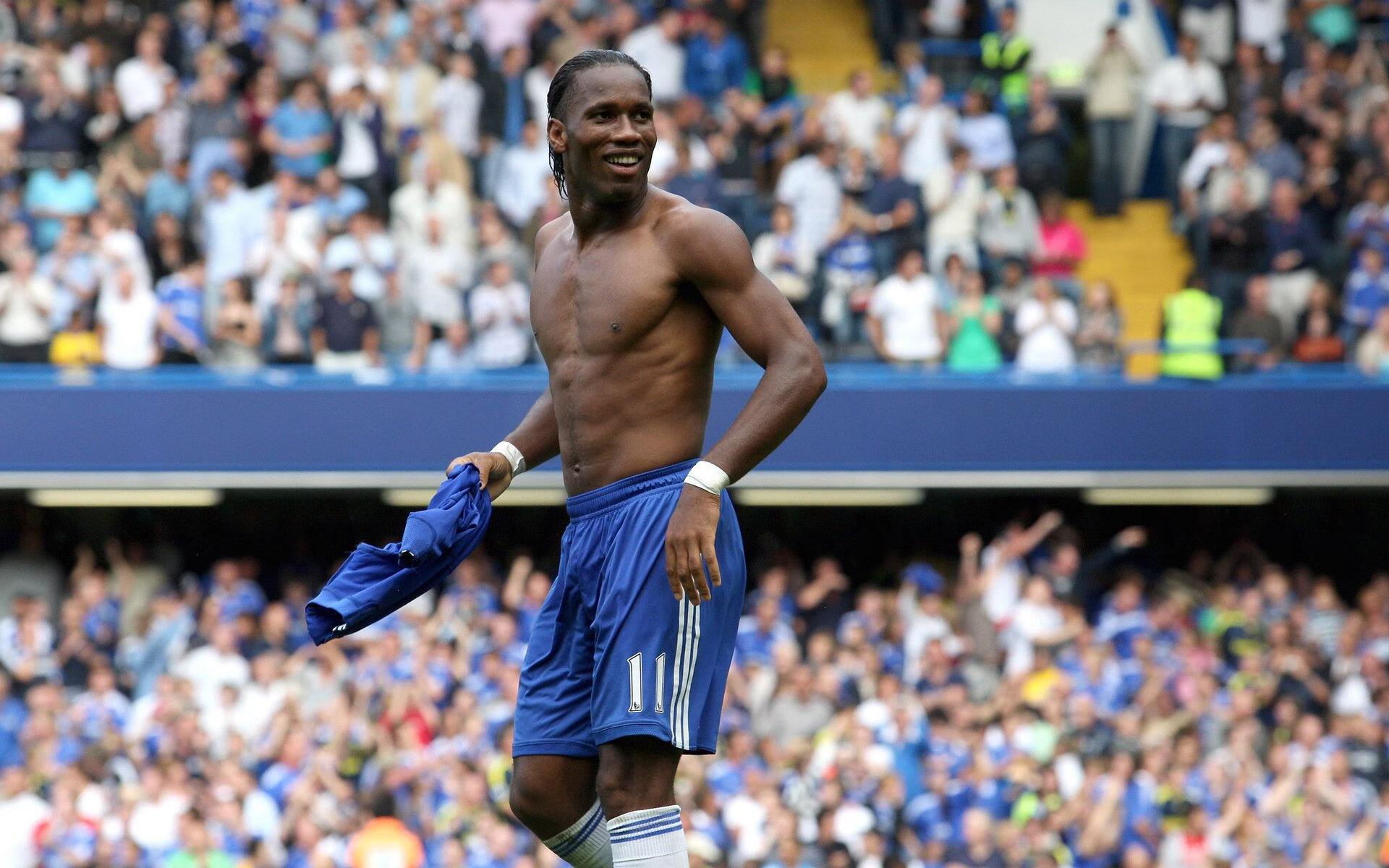 开云体育网站入口-球迷盛典：线上线下球迷活动集锦，线下买球